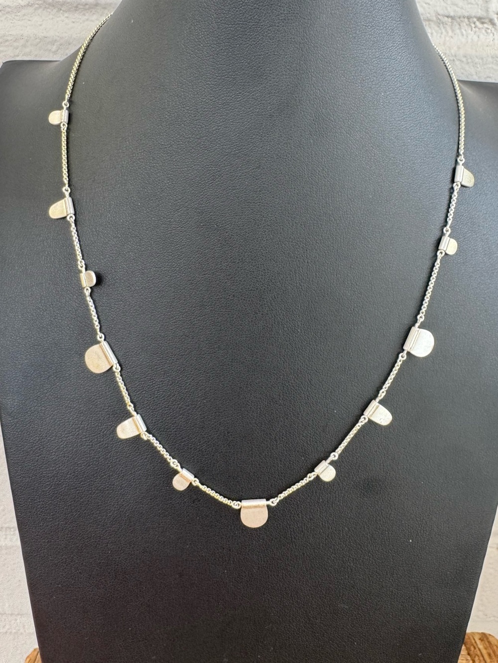 Kendra Scott Olive Brushed Light Gold Necklace
